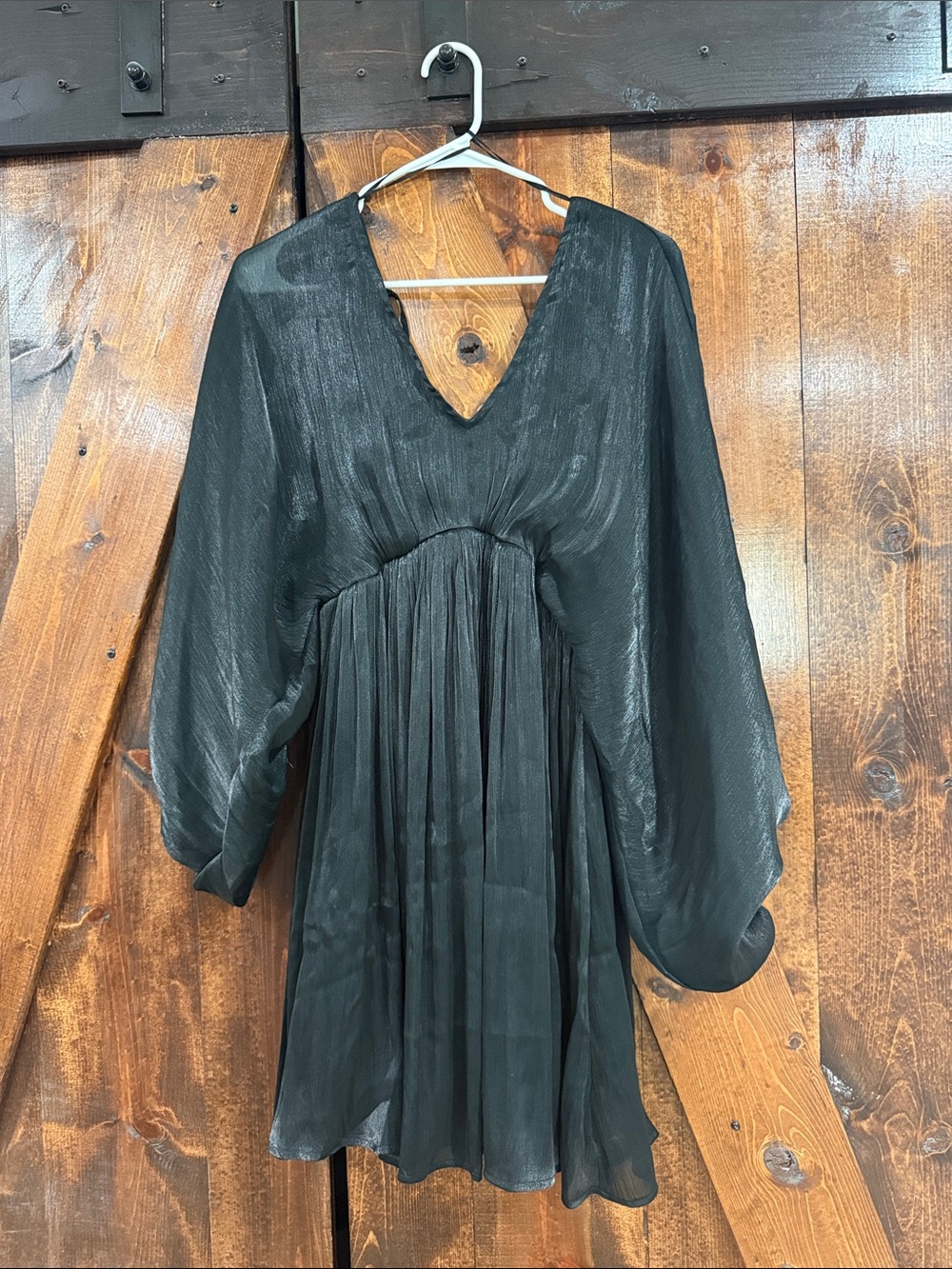JODIFL Black V-Neck Long Sleeve Flowing Dress